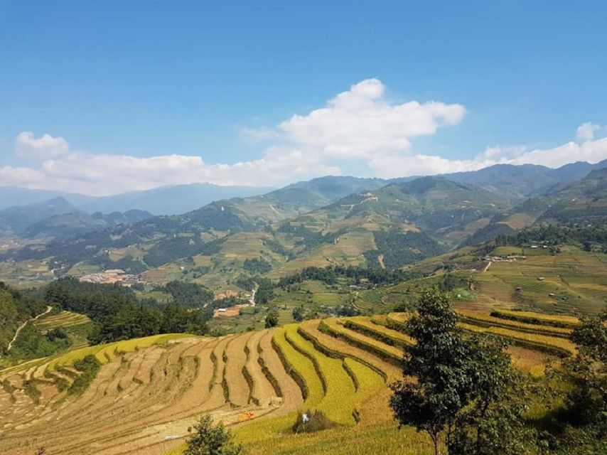 From Hanoi: 2-Day Trekking To Villages In Sapa with Homestay - The waterfall stop and picnic lunch