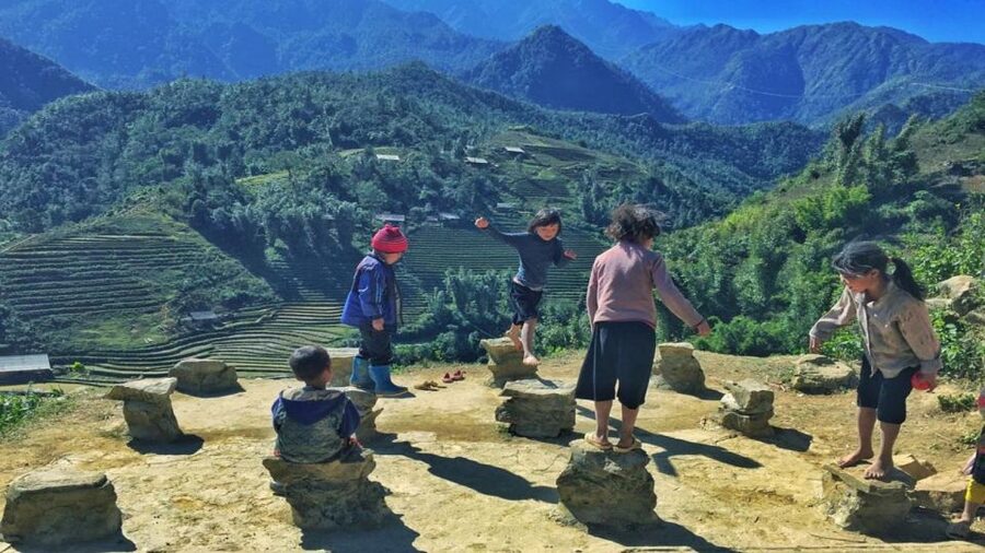 From Hanoi: Sapa 3-Day Medium Trek and Limousine Trip - Day two: Y Linh Ho and the Muong Hoa Valley