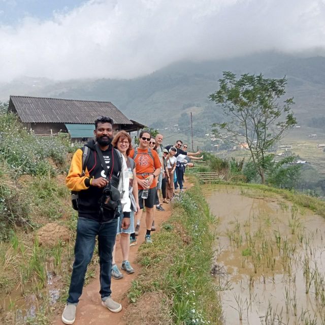 From Sapa: Guided Full-Day Trekking with Lunch and Drop-Off - The final kilometer and bus back to Sapa