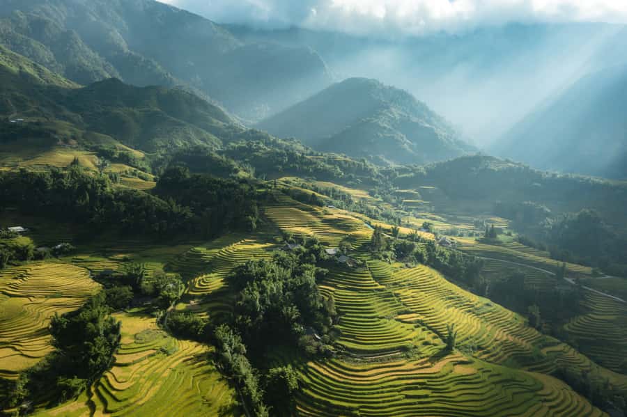 From Sapa: Y Linh Ho, Lao Chai & Ta Van Trek Day Tour - Lao Chai and the Black H’mong setting