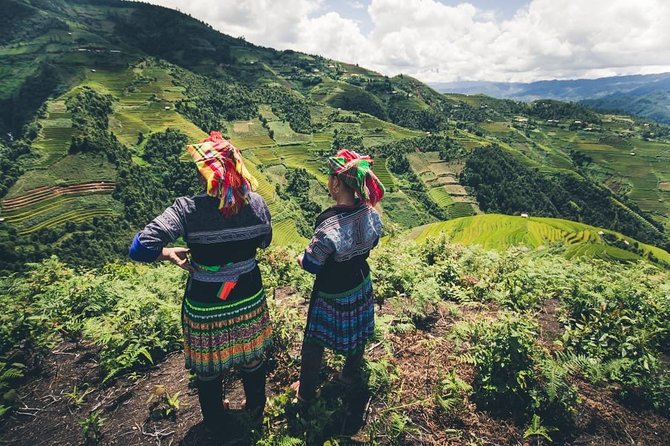 Full Day Private Trekking Mu Cang Chai - 9:40 am: Hau De waterfall