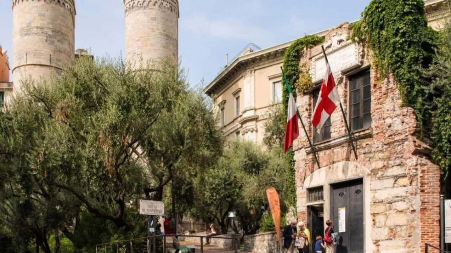 Genoa: Columbus Trail Urban Trekking with Wine & Local Tastings - Key points at a glance