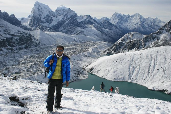 Gokyo Lakes and Gokyo Ri Trek - Lukla to Phakding: a short first walk beside the Dudh Koshi