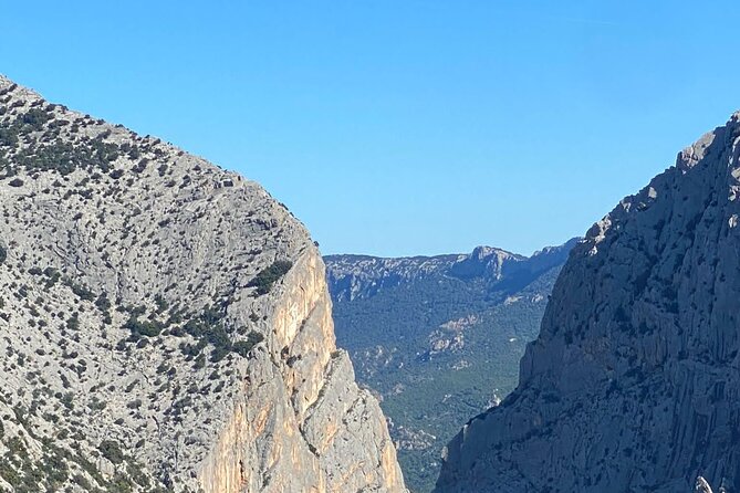Gorropu canyon guided hike - Entering the canyon beneath 400-meter walls