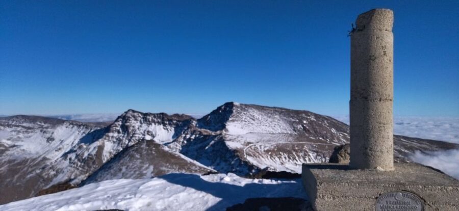 Granada: Sierra Nevada Veleta Peak Trek with Lunch - A guide-led day with room to set your pace