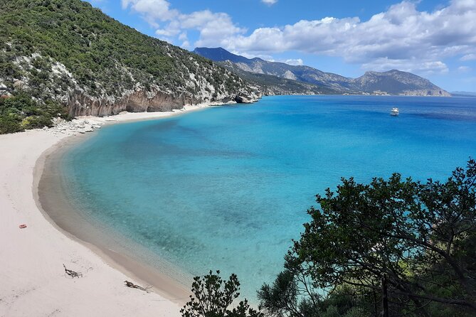 Guided hike to Cala Luna, the pearl of the Gulf of Orosei - Starting at Buchi arta with the shepherd huts