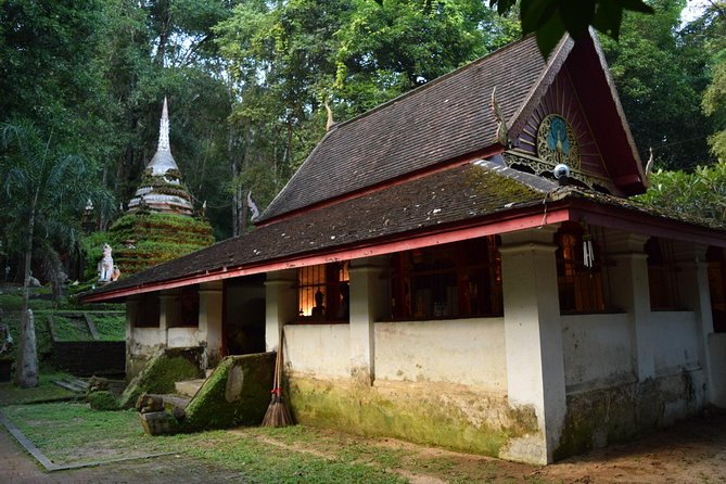 Half Day Doi Suthep Temple and short trekking on monk trail (Private Tour) - Who should book this tour