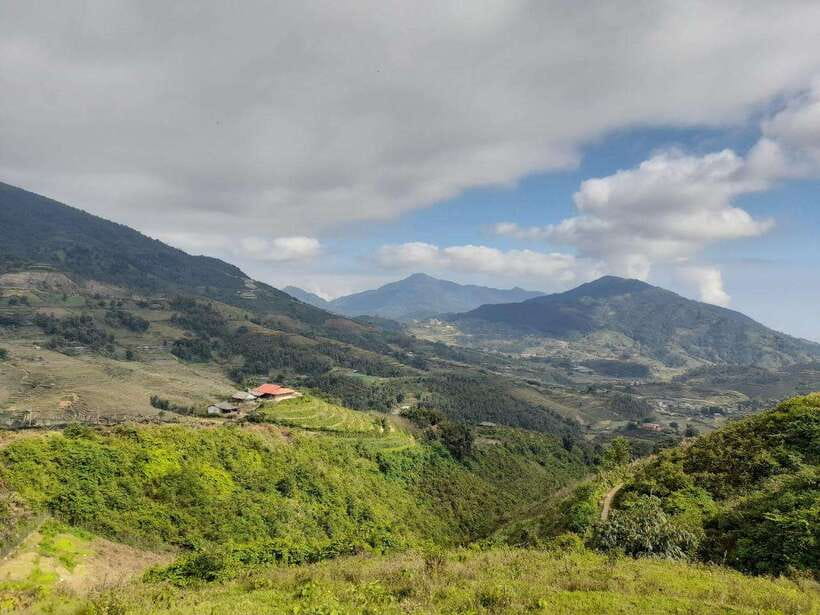 Half Day Sapa Trekking to Visit Lao Chai - Ta Van - Lao Chai: rice terraces and Black Hmong culture