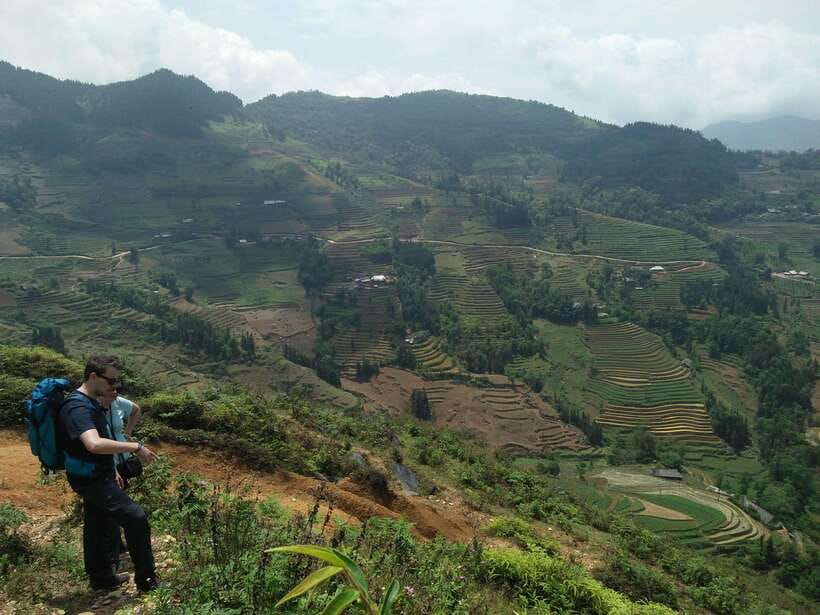 Hanoi- SaPa: 3-Day Homestay Trek to Explore Ethnic cultures - Day 1: Lao Cai, Y Linh Ho, and Lao Chai