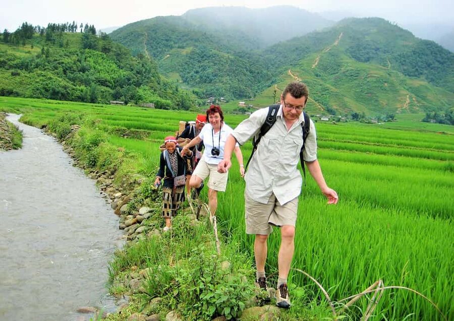 Hanoi: Sapa Trekking 2 Days 1 Night Overnight in Village - The Early Bus From Hanoi to Sapa