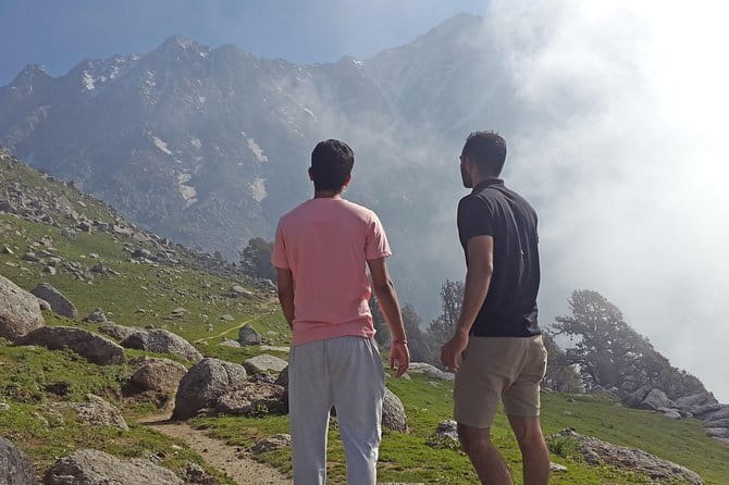 Indrahar Pass Trek - Day two: the 4-kilometer climb to Snowline