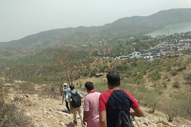 Jaipur Trekking and Hiking Tour with Guide - Walking the valleys and forest below Nahargarh