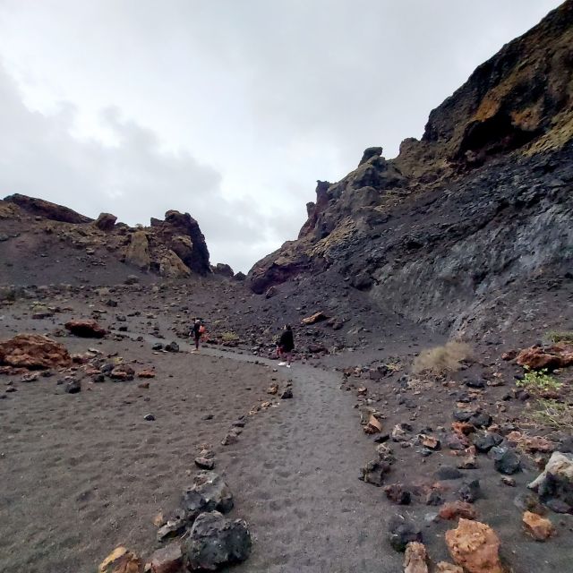 Lanzarote: Timanfaya Natural Park Trekking Tour - What to bring and what to leave behind