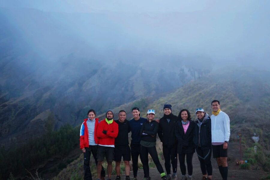 Lombok: Mount Rinjani 3-Day Trek with Summit and Lake - Day two: the 3,726-meter summit before breakfast