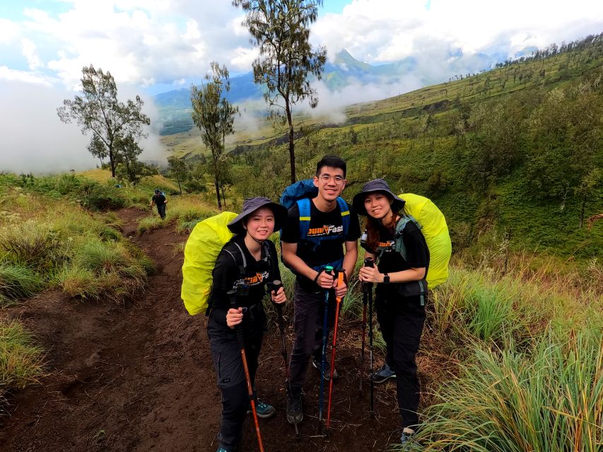 Lombok: Mount Rinjani 3-Day Trek with Summit and Lake - Day three: the long descent to Senaru village