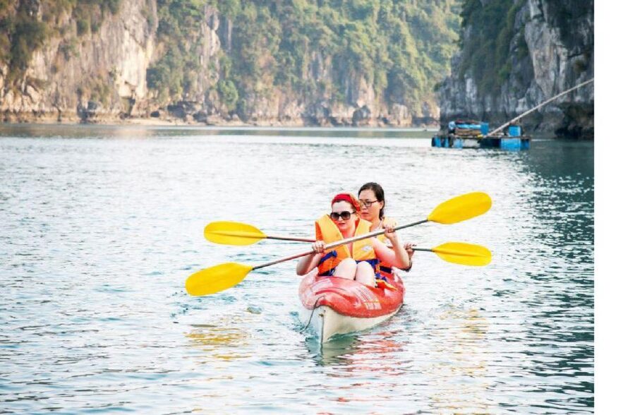 Long Trekking Catba national park, Lan ha bay full day trip - Boarding the boat at Lan Ha Bay