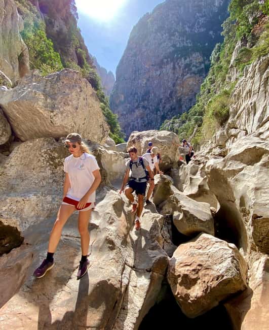 Mallorca: Torrent de Pareis trekking Adventure - What the guide adds to a difficult route