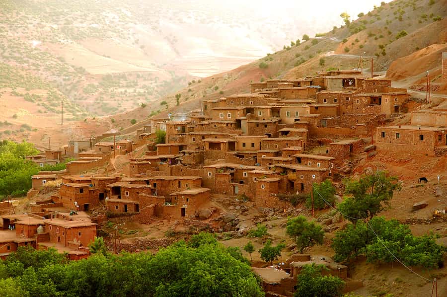 Marrakech: 2-Day Atlas Villages Trekking Tour - Local crafts, henna, and family visits