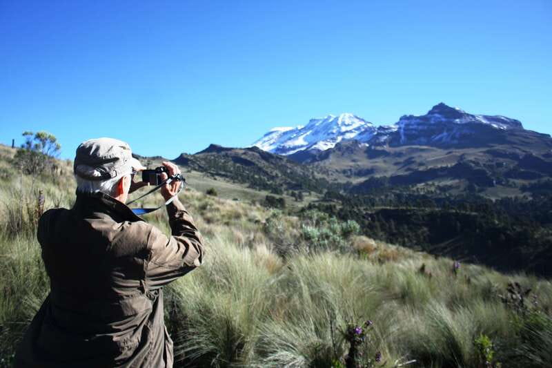 Mexico City: Guided Volcano Trek with Lunch - Popocatépetl and Iztaccíhuatl from the lower trails