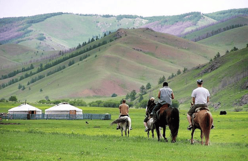 MONGOLIAN NOMADS: 2-Day Horse Trekking & Cow Milking Tour - The 10:00 AM departure and the road into Töv