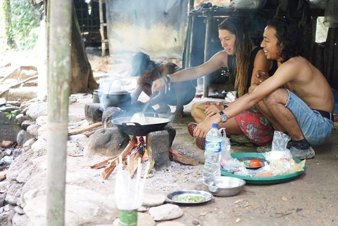 Monkey Business 3 days - 2 nights Jungle trekking (including rafting) - The first morning: leave Bukit Lawang and start walking