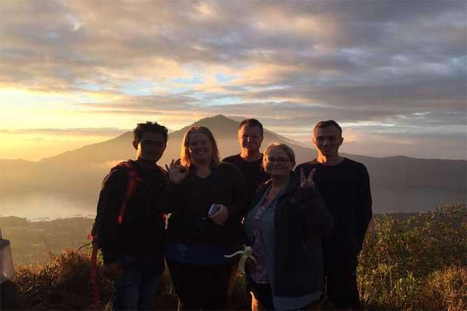 Mount Batur Sunrise Trekking With Guide & Breakfast - Sunrise at the crater around 6:15 AM