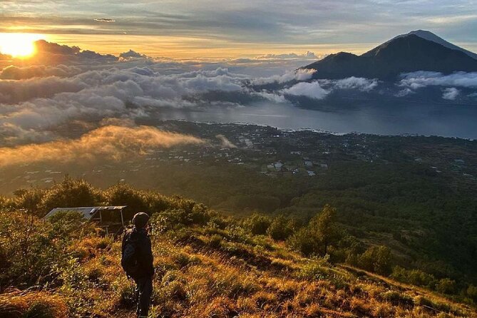 Mount Batur Sunrise Trekking With Local Guide - Photos, breakfast, and time at the summit