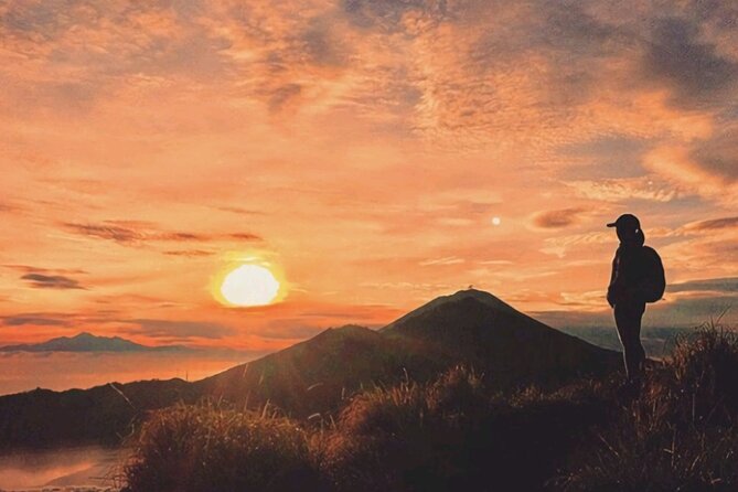Mount Batur Sunrise Trekking with Natural Hot Spring - Meeting your Mount Batur guide in Kintamani