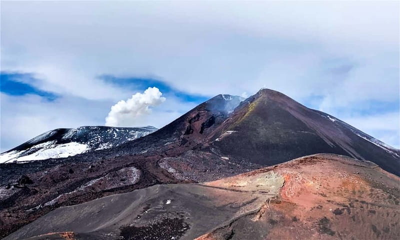 Mount Etna: Trek to 3000m with cable car and 4x4 - Recent lava flows and the 2002 eruption vent