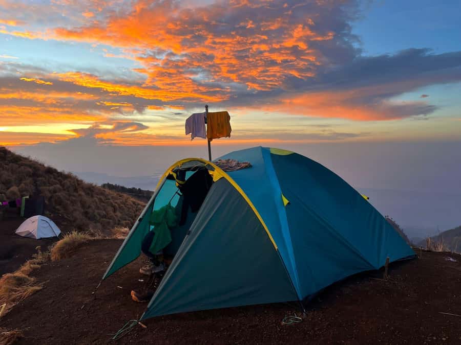 Mount Rinjani 2-Day Trek to Senaru Crater Rim - Sleeping above the crater