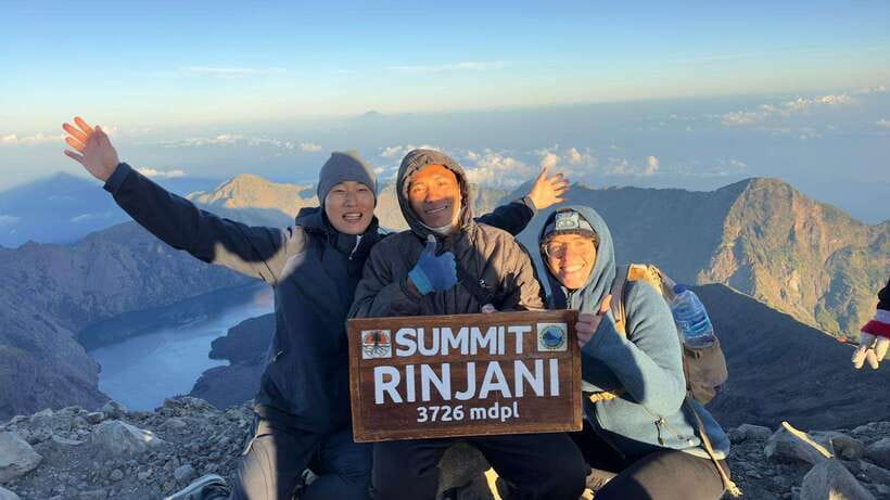 Mount Rinjani Climbing 2D/1N Summit Trek 3726M - Sembalun village and the first hours on foot