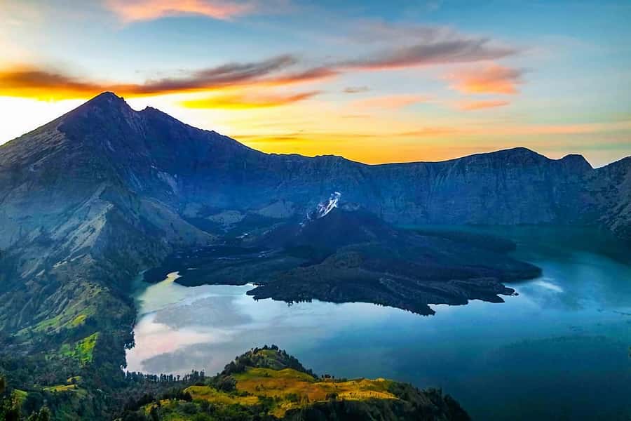 Mount rinjani One day trek with surise - Sunrise at Senaru Crater Rim