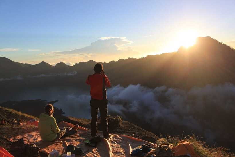 Mount Rinjani Trekking: 2D/1N Hike To Summit 3726m Full View - How to prepare without overpacking