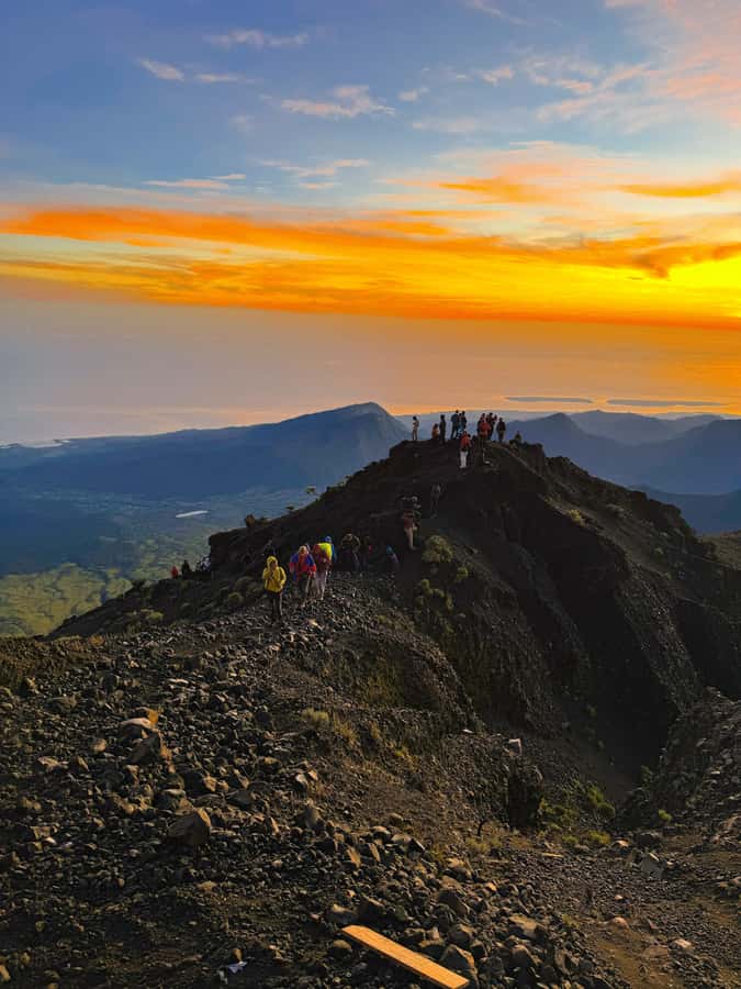 Mount Rinjani Trekking 2D-1N Summit - Pos 2 and Pos 3: the climb gathers weight