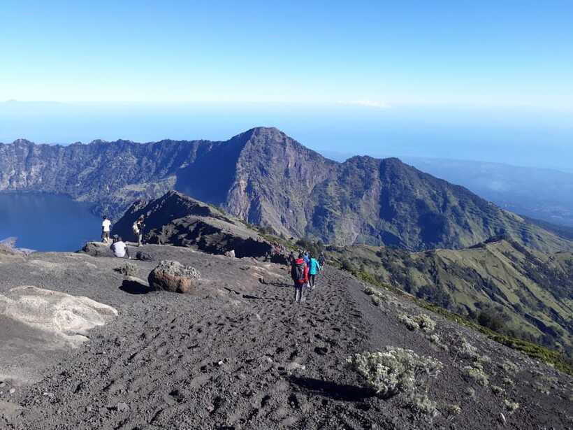 Mount Rinjani Trekking 3D/2N Lake,Host Spring Full Experiece - Should you book Mount Rinjani with Din Trekking Rinjani?
