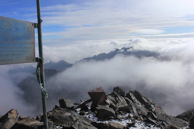 Mountain Rwenzori Trekking Uganda 9 Day Safari - Day five: Scott Eliot Pass and Elena Hut