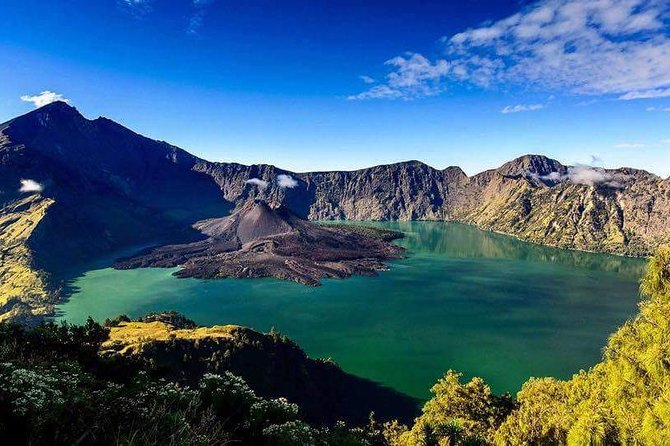 Mt Rinjani Trekking 2 Days 1 Night (Senaru Crater Rim) - Day one: waterfalls before the mountain