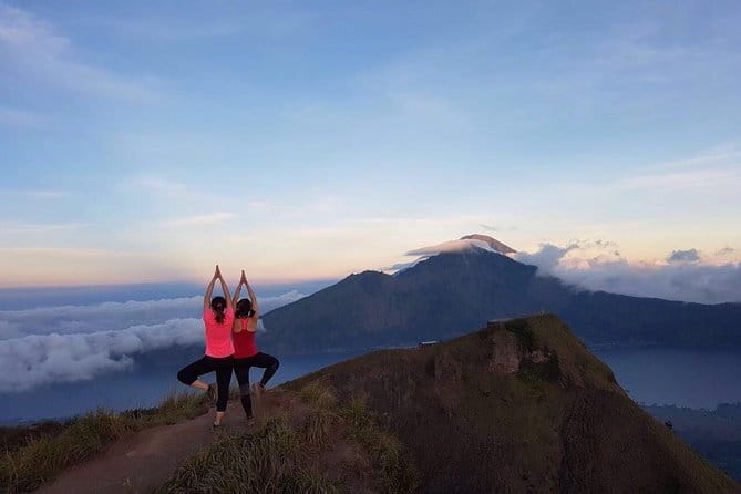 Munduk Twin Lake Jungle Hike, Ulun Danu Temple, & Waterfall - What the guides add to the day