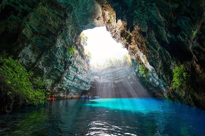 One Day caving and Trekking Phong Nha - Ke Bang - BBQ lunch and a clear spring swim