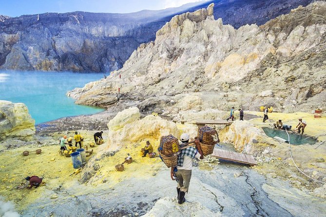 Overnight Mount Ijen Blue Fire Trek Tour From Bali (Private-All Inclusive) - What the $155 price really covers