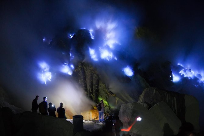 Overnight Mount Ijen Blue Fire Trek Tour From Bali (Private-All Inclusive) - Day 1: North Bali temples, twin lakes, and the road to Java