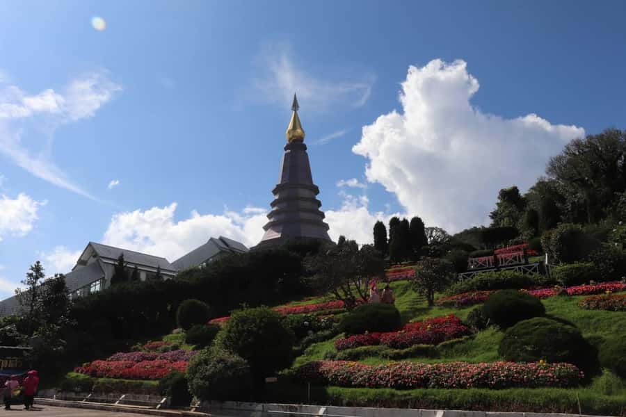 Private Doi Inthanon, Nature Trail, Wat Phra That Doi Kham - The King and Queen pagodas