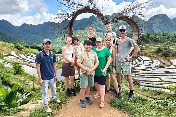 Pu Luong Full Day Trek Terraces Weaving and Waterfall Lunch - Chom Lan and the Thai weaving tradition