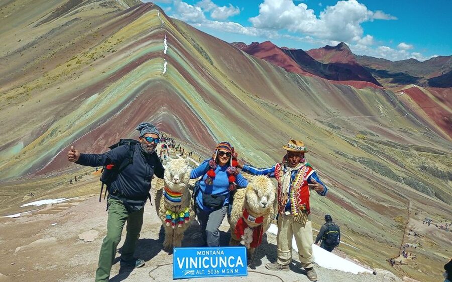 Rainbow Mountain Trek 1 Day - Meeting Quechua communities along the route