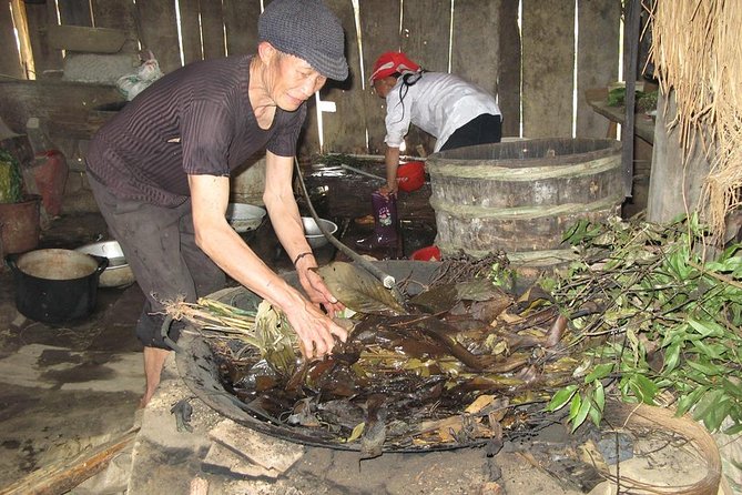 Red Dao Village Trek and Herbal Bath - Ma Tra and the Ma family tradition
