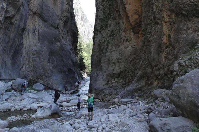 Samaria Gorge Trek: Full-Day Excursion from Heraklion with Guide - From Heraklion to the White Mountains