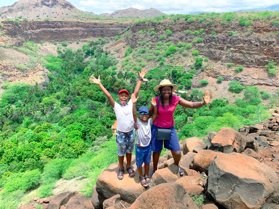 Santiago: Calabaceira Valley Trek & Visit to Cidade Velha - Walking through the Green Valley
