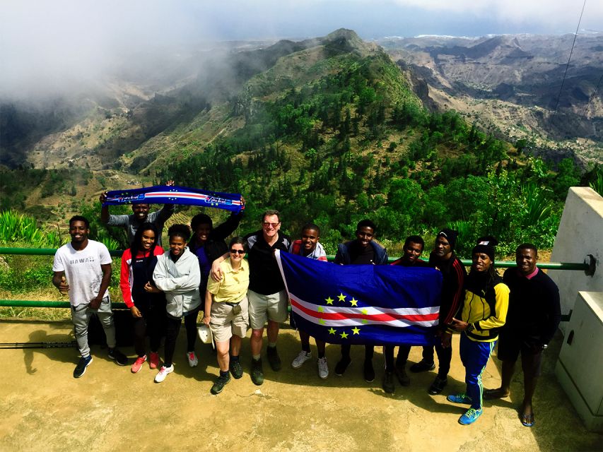 Santiago: Trek from Serra Malagueta to Rabelados Community - The guides and language choice