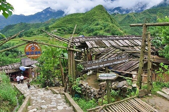 Sapa 2 Day 1 night With 3Star Hotel Trekking Cat Cat - Fanxifang - What the $105 price really includes