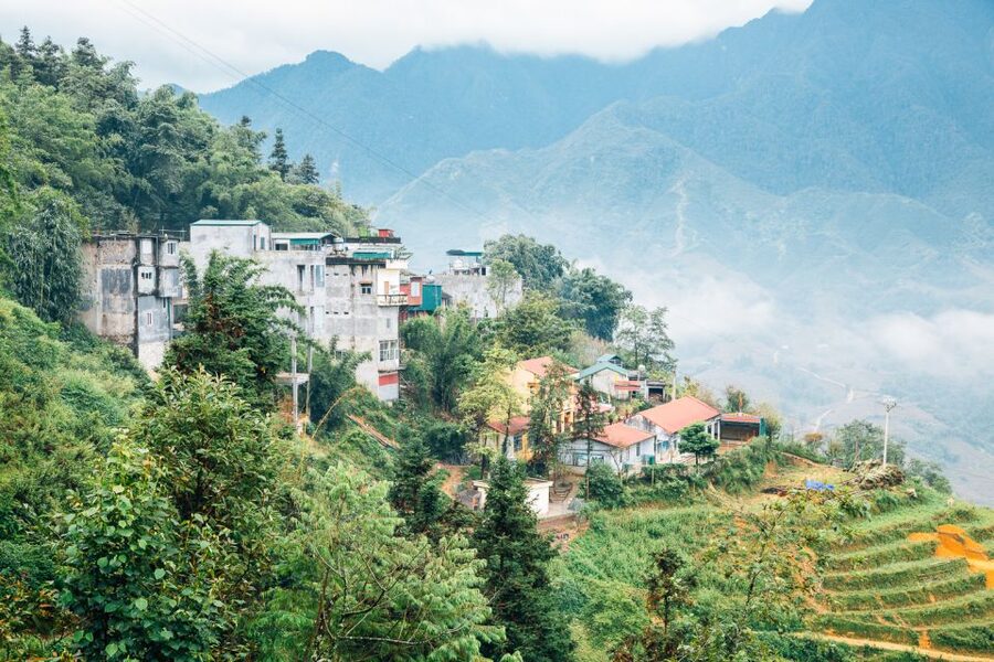 Sapa: 3-Day, 3-Night Trek and Hotel with Overnight Train - Day 2: Y Linh Ho, Lao Chai, and Ta Van